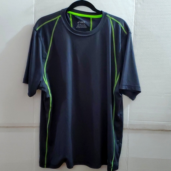 Two ASICS active tops 2XL& 2XLT-C - Picture 2 of 9